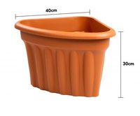 Vista corner planter-terracotta-40cm